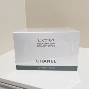 Chanel cotton pads